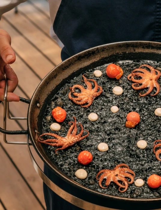 Sun-drenched spot for good food, refreshing drinks, music, and relaxed coastal vibes.