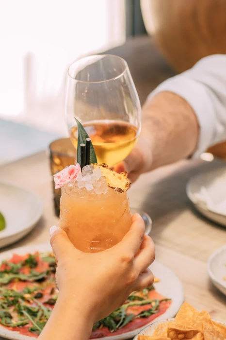 Momentos descontraídos junto à piscina